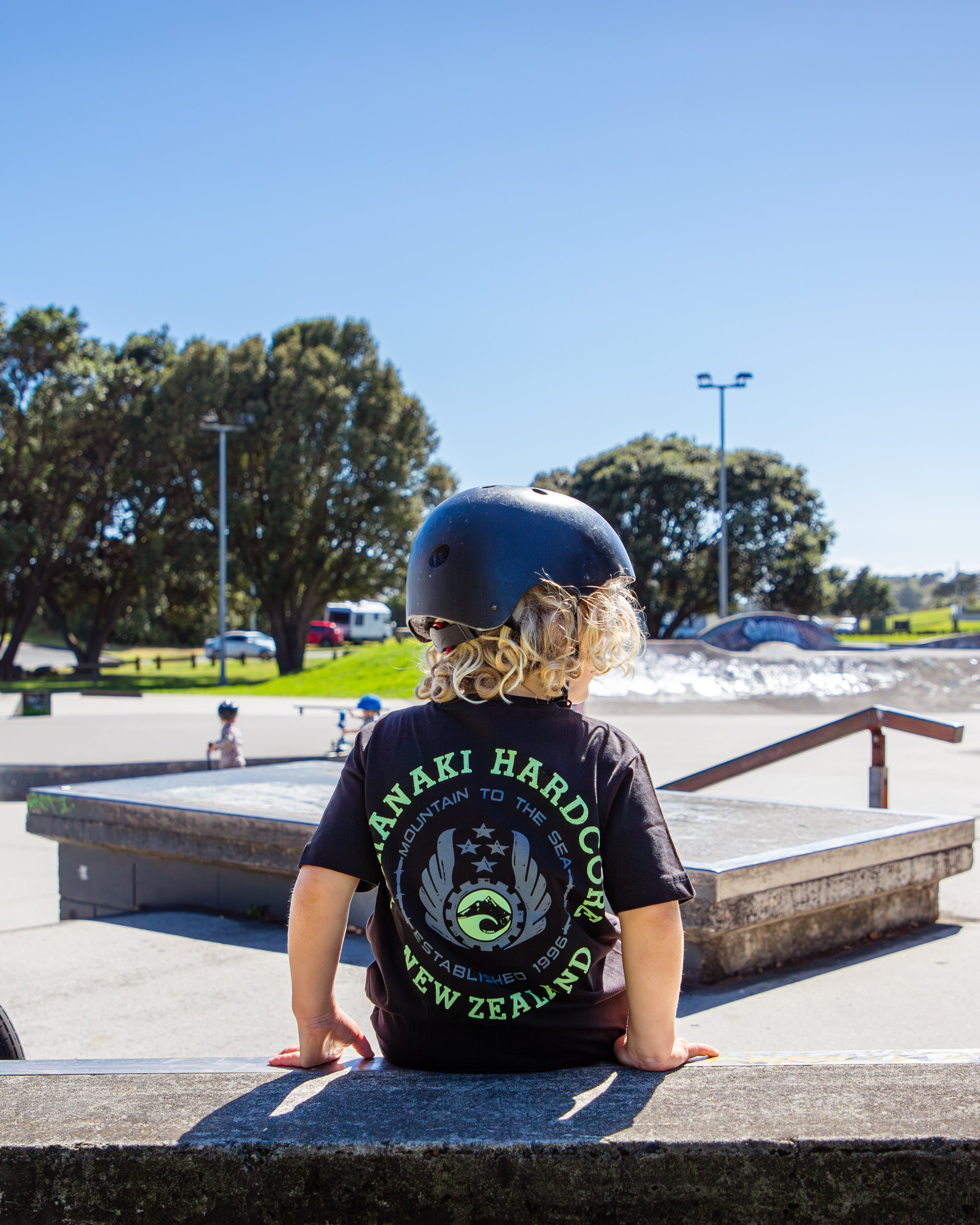 Kids Mountain To Sea T-Shirt - Black/Lime
